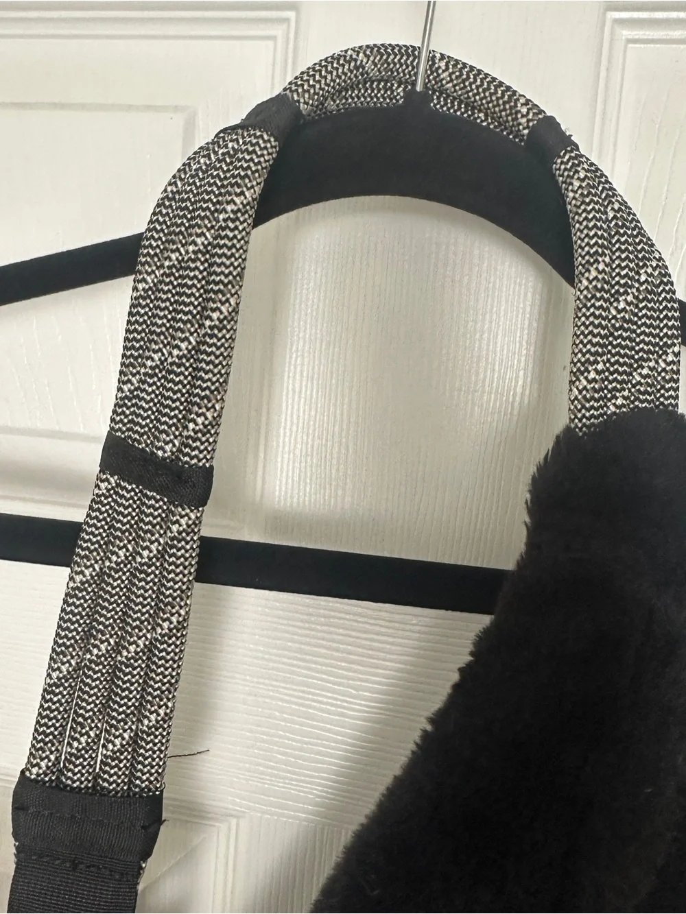 Kavu Black Faux Fur Rope-Strap Sling Backpack